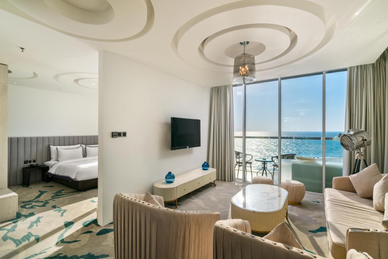 Ocean Suite Spa Bath Balcony